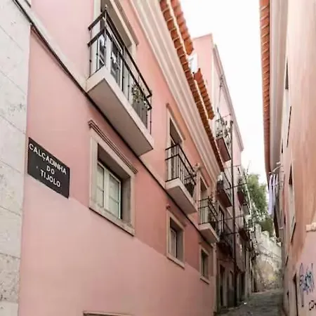 Tram 28 Cozy In Alfama 리스본