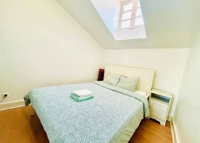 Tram 28 Cozy In Alfama Lisboa